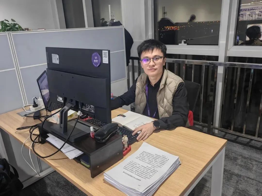 李佳钰.jpg